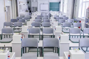 Budapest - Trefort Gyakorlóiskola - Laborbútor