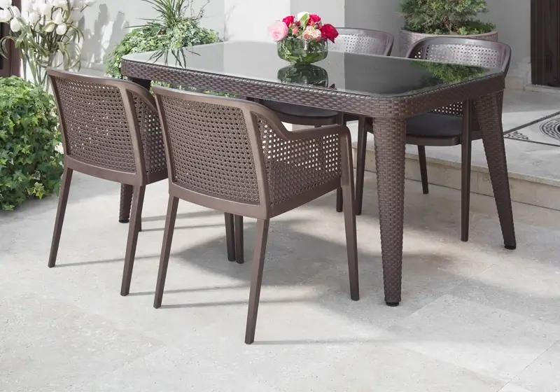 Polyrattan asztal